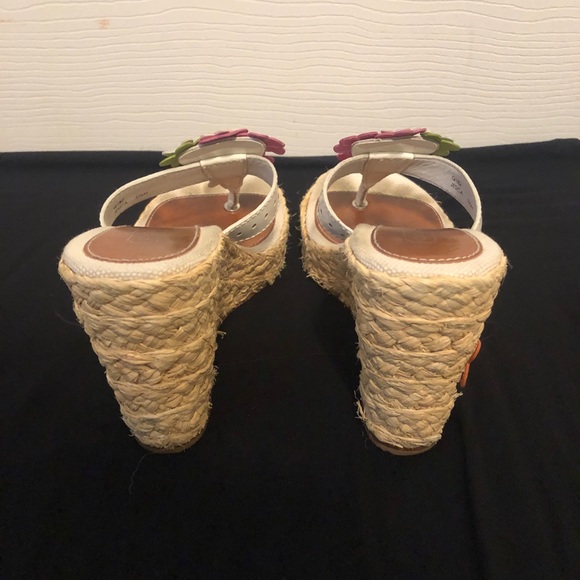 Coach sandals! - Picture 3 of 4